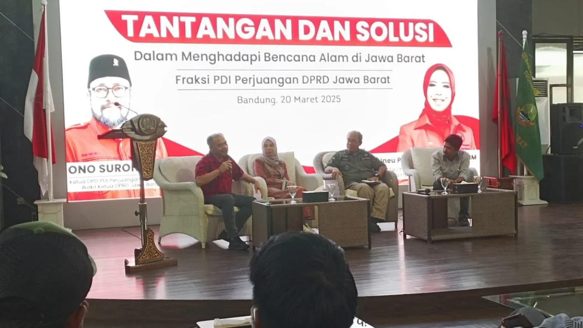 Sekretaris DPD PDI Perjuangan Jabar Ketut Sustiawan dalam diskusi yang dilaksanakan Fraksi PDIP DPRD Jabar, di Gedung DPRD Jabar Jalan Diponegoro, Kota Bandung, Kamis (20/3).