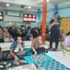 Kegiatan bertajuk Jurnalis Nyantri #4 "Jurnalisme Pesantren: Suara Kebenaran di era digital" digelar di Pondok Pesantren 110 Manbaul Huda, Jalan Cijawura Girang, Kota Bandung, Sabtu (15/3).