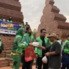 Grab Indonesia kembali menggelar kegiatan sosial tahunan Kolaborasi Kebaikan Mitra (KOLAK) selama bulan Ramadan di Cirebon yang berlangsung pada Selasa (18_3)