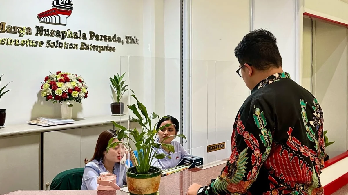 Gugatan yang dilakukan oleh PT Citra Marga Nusaphala Persada ( CMNP ) terhadap pemilik MNC Asia Holding Hary Tanoesoedibjo