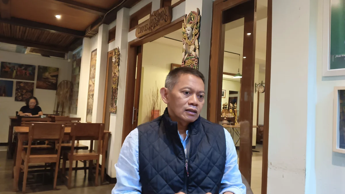 Taufik Hidayat Udjo, Ketua DPD Perhimpunan Usaha Taman Rekreasi Indonesia (PUTRI) Jabar saat ditemui Jabar Ekspres di Saung Angklung Udjo, Senin (24/2). Foto: Dimas Rachmatsyah / Jabar Ekspres