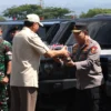 Sekda Jabar Herman Suryatman menyaksikan penyerahan kendaraan khusus Maung MV3 buatan PT Pindad kepada TNI/Polri di Lanud Husein Sastranegara, Kota Bandung, Sabtu (1/3/2025).