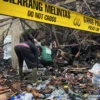 Olah TKP dilakukan pihak kepolisian usai keakaran menghanguskan empat belas kios di Pasar Manis Kabupaten Ciamis Jawa Barat, Kamis (27/2/2025). (Foto : Cecep Herdi/Jabar Ekspres)