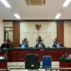 Sidang gugatan Rotmut JPTP Bandung Barat memasuki tahap pembuktian di PTUN Bandung. Rabu (5/3). Dok Jabar Ekspres/Suwitno