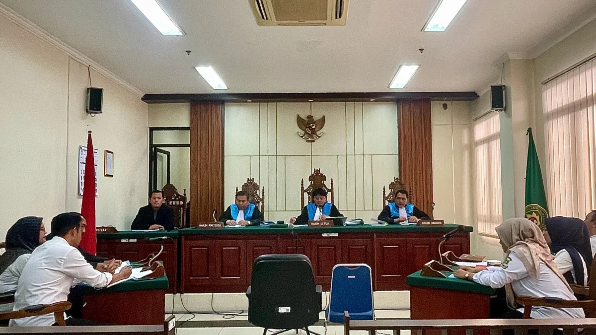 Sidang gugatan Rotmut JPTP Bandung Barat memasuki tahap pembuktian di PTUN Bandung. Rabu (5/3). Dok Jabar Ekspres/Suwitno
