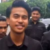 Anggota Pandawara Group, Gilang Rahma, hendak menemui Presiden Prabowo Subianto di Istana Kepresidenan Jakarta, Selasa (11/3/2025). (foto/ANTARA)