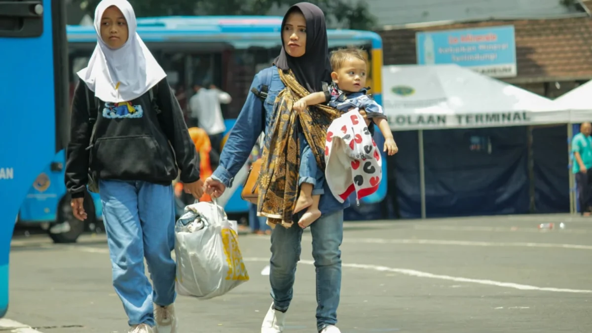 Ist. Momen angkutan lebaran atau mudik 2024 di Terminal Cicaheum Bandung. Dok Jabar Ekspres.