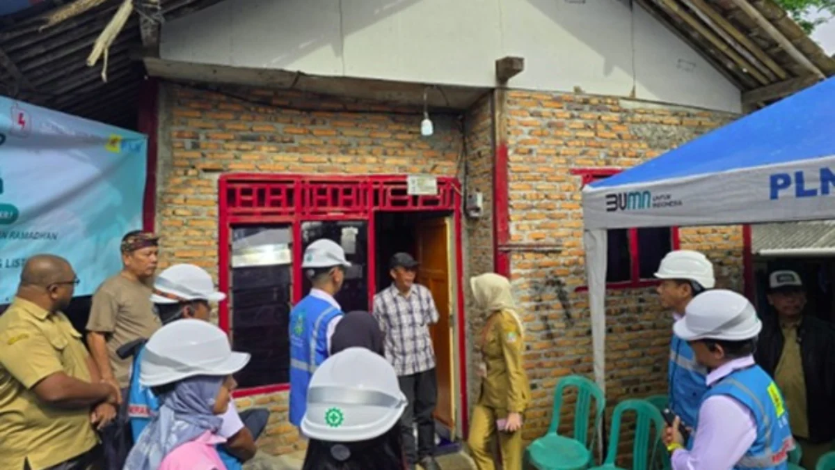Terus Berlanjut, PLN Jabar Sambung Pasang Baru Listrik Gratis Bagi Lebih Dari 800 Keluarga Prasejahtera di Momen Ramadan