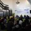 Sejumlah anak muda tengah mengikuti FGD terkait pembahasan efisiensi anggaran daerah. (Istimewa)