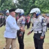 Bupati Bogor Rudy Susmanto bersama Kapolres Bogor AKBP Rio Wahyu Anggoro saat menyambangi personel gabungan. Foto : Sandika /Jabar Ekspres