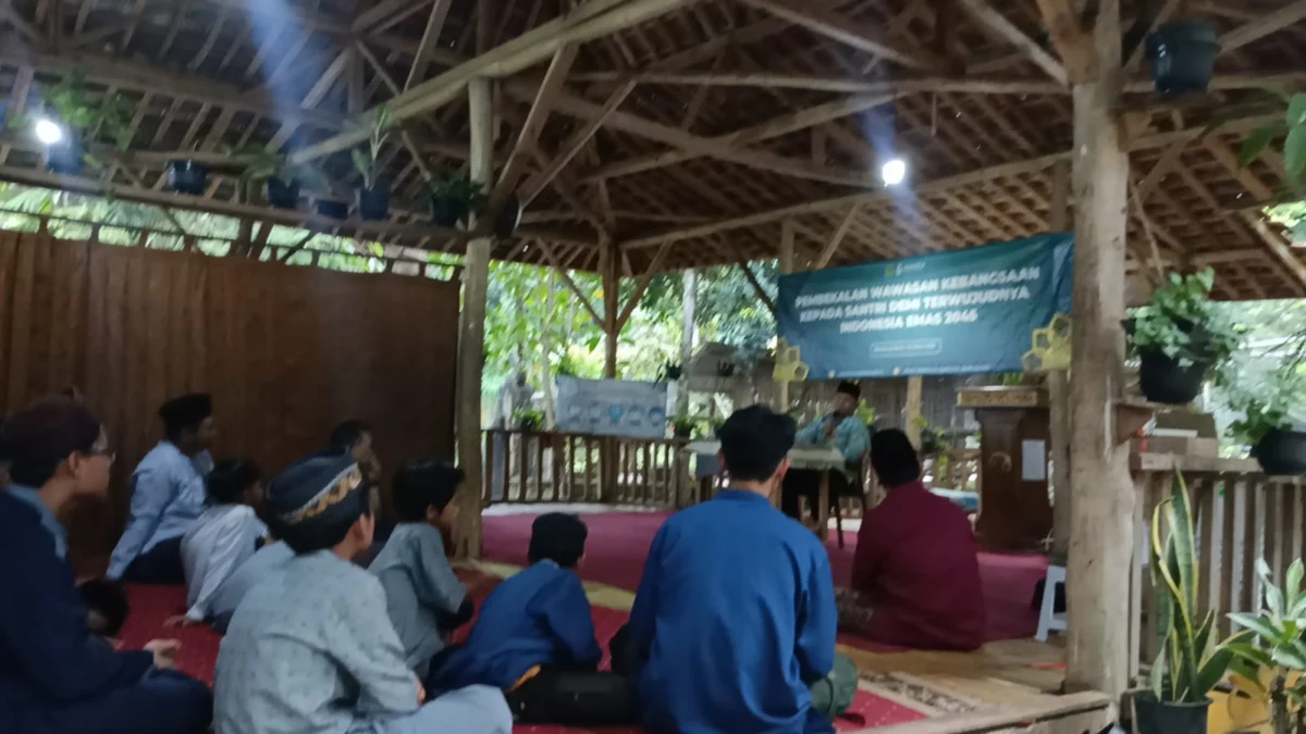 Tumbuhkan Cinta Terhadap Tanah Air, Santri Ponpes Alam Maroko Dibekali Wawasan Kebangsaan
