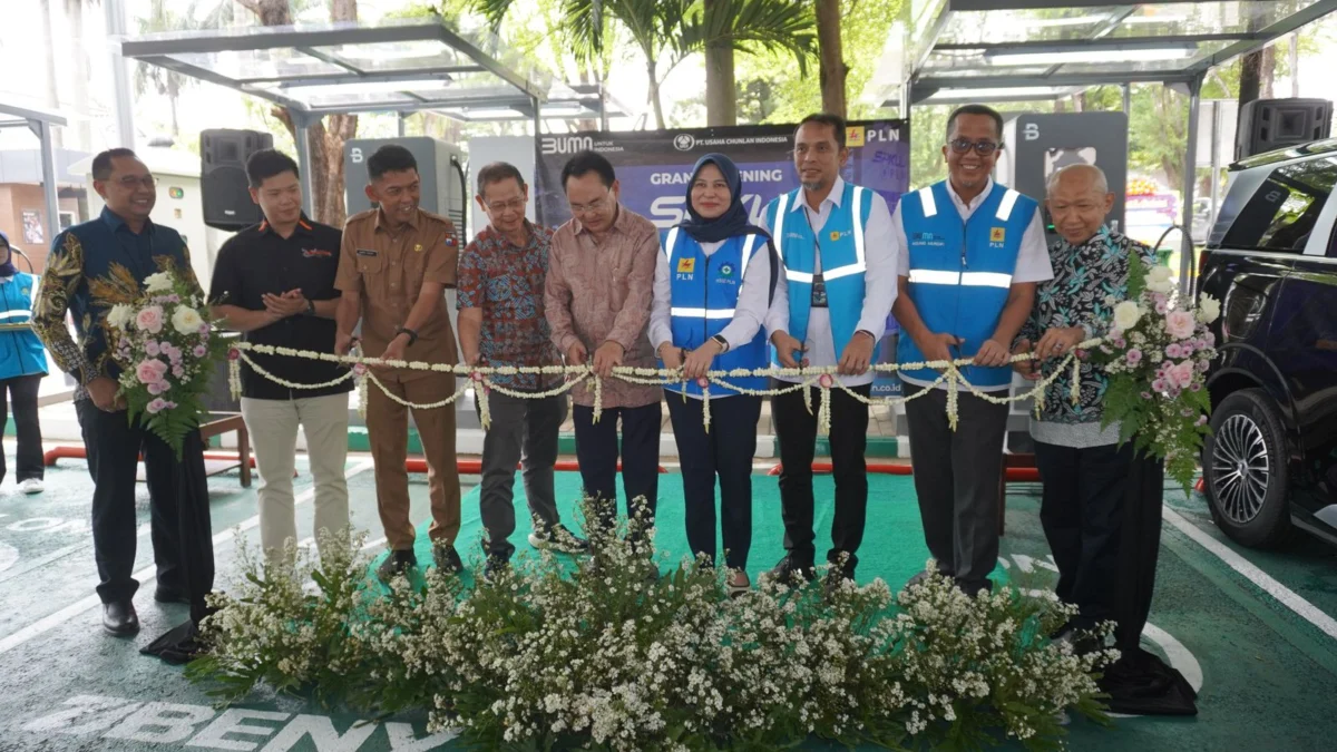 Dukung Kenyamanan Pengguna Kendaraan Listrik, PLN UID Jawa Barat Resmikan SPKLU Center Rest Area Pertama di Indonesia