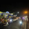 H-4 menjelang lebaran, arus lalu lintas di Jalur Nagreg, Kabupaten Bandung mulai ramai dilalui pada pukul 19.44 WIB, Kamis (27/3). Foto Agi