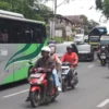 Volume kendaraan yang melintasi Jalur Nagreg, Kabupaten Bandung, pada H-2 Lebaran, Sabtu (29/3), mencapai 138.037 kendaraan hingga pukul 16.00 WIB. Foto: Agi / Jabar Ekspres