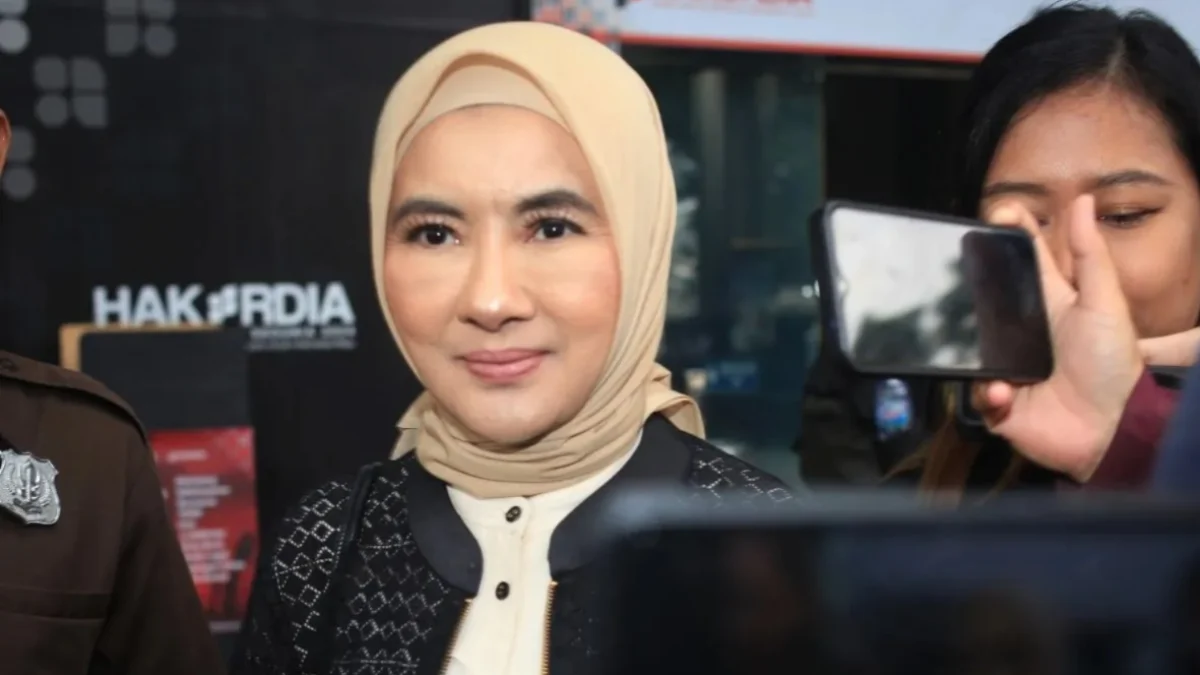 Kasus Korupsi Pengadaan LNG, KPK Periksa Nicke Widyawati Direktur Sumber Daya Manusia (SDM) PT Pertamina Nicke Widyawati (NW). (foto/ANTARA)