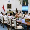 Pemerintahan Presiden Prabowo Subianto meninstrusikan agar pemberian Tunjangan Hari Raya (THR) harus diberikan tiga minggu sebelum lebaran.