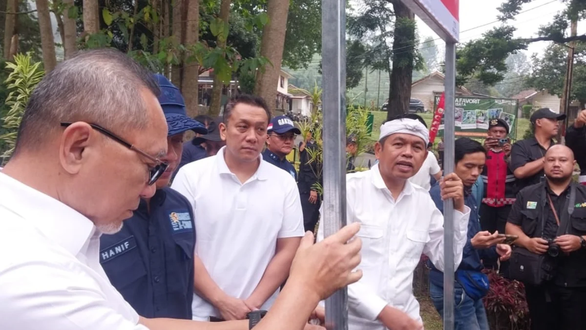 Sebanyak empat bangunan komersial milik BUMN dan BUMD yang berdiri di kawasan puncak Bogor terpaksa disegel oleh Kementerian LH