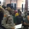 Member aplikasi WPONE yang berdemo di Balikpapan.