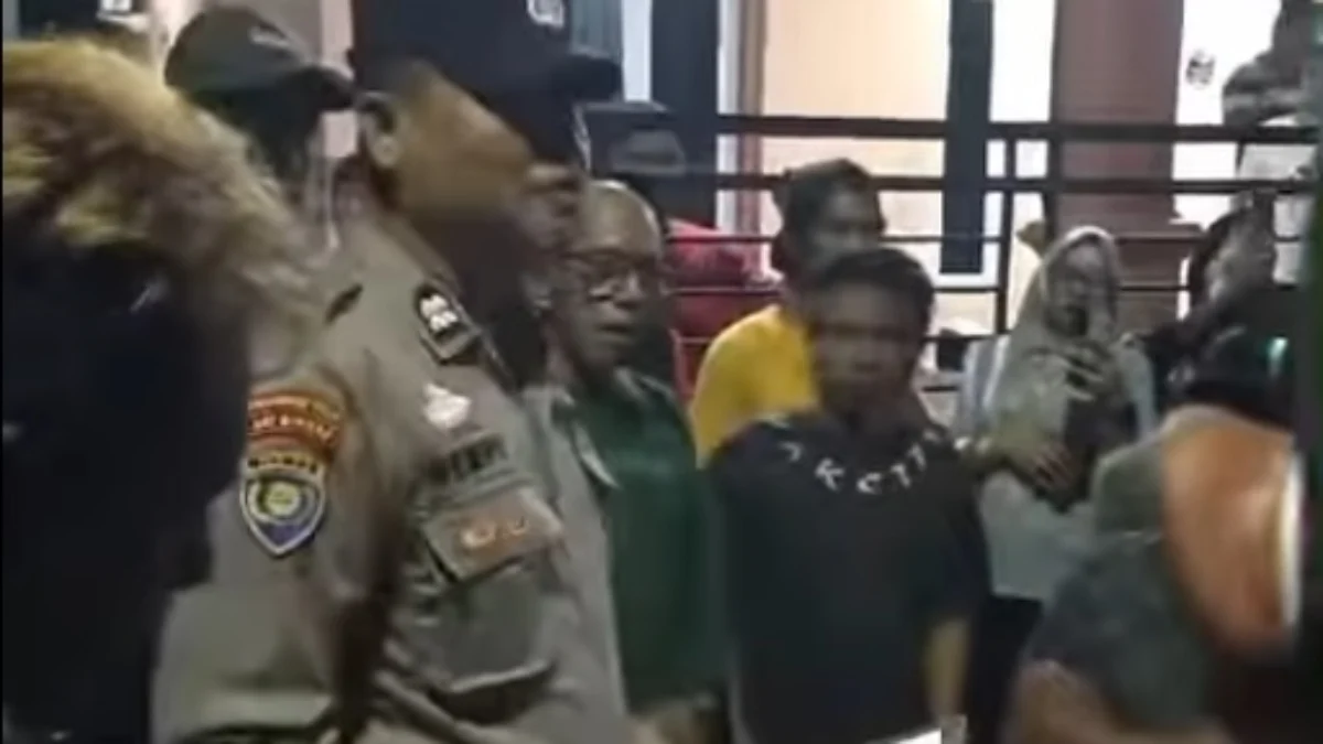 Member aplikasi WPONE yang berdemo di Balikpapan.