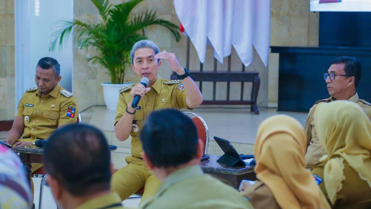 Wali Kota Bogor, Dedie A. Rachim saat briefing staff bersama jajaran. (Yudha Prananda / Jabar Ekspres)
