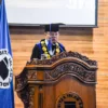 Rektor Unisba, Edi Setiadi saat mengukuhkan Guru Besar di lingkungan kampus Unisba, Kamis (27/2). Foto: Dimas Rachmatsyah / Jabar Ekspres