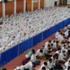 Santi dan santriwati di Ponpes Darussalam Ciamis saat menghafal Al Quran pada hari ketiga Ramadan, Selasa (4/3/2025). (foto: Cecep Herdi/Jabar Ekspres)