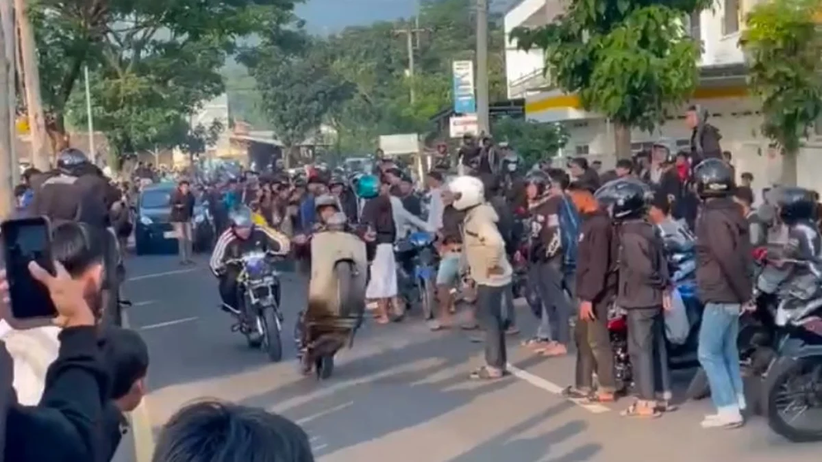 Aksi balap liar yang viral di media sosial di wilayah Soreang, Kabupaten Bandung. Foto tangkapan layar Istimewa