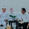 Wali Kota Bogor, Dedie A. Rachim menerima kunjungan Direktur Prasarana Perkeretaapian dan Kepala BTP Jabar beserta jajaran di Balai Kota Bogor, Kamis (6/3). (Yudha Prananda / Jabar Ekspres)