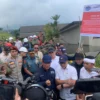 Menteri Lingkungan Hidup Hanif Faisol Nurofiq, Menko Pangan Zulkifli Hasan, dan Gubernur Jawa Barat Dedi Mulyadi saat memberikan keterangan kepada awak media, pada Kamis (6/3/2025). Foto : Regi