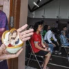 Ratusan umat katolik melaksanakan ibadah misa Rabu abu di Gedung Serbaguna (GSG) di Jalan Ski Air, Arcamanik, Kota Bandung, Rabu (5/3). Foto: Dimas Rachmatsyah / Jabar Ekspres