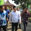 Ketua DPD RI Sultan B. Najamudin Serahkan Bantuan untuk Korban Banjir di Bekasi