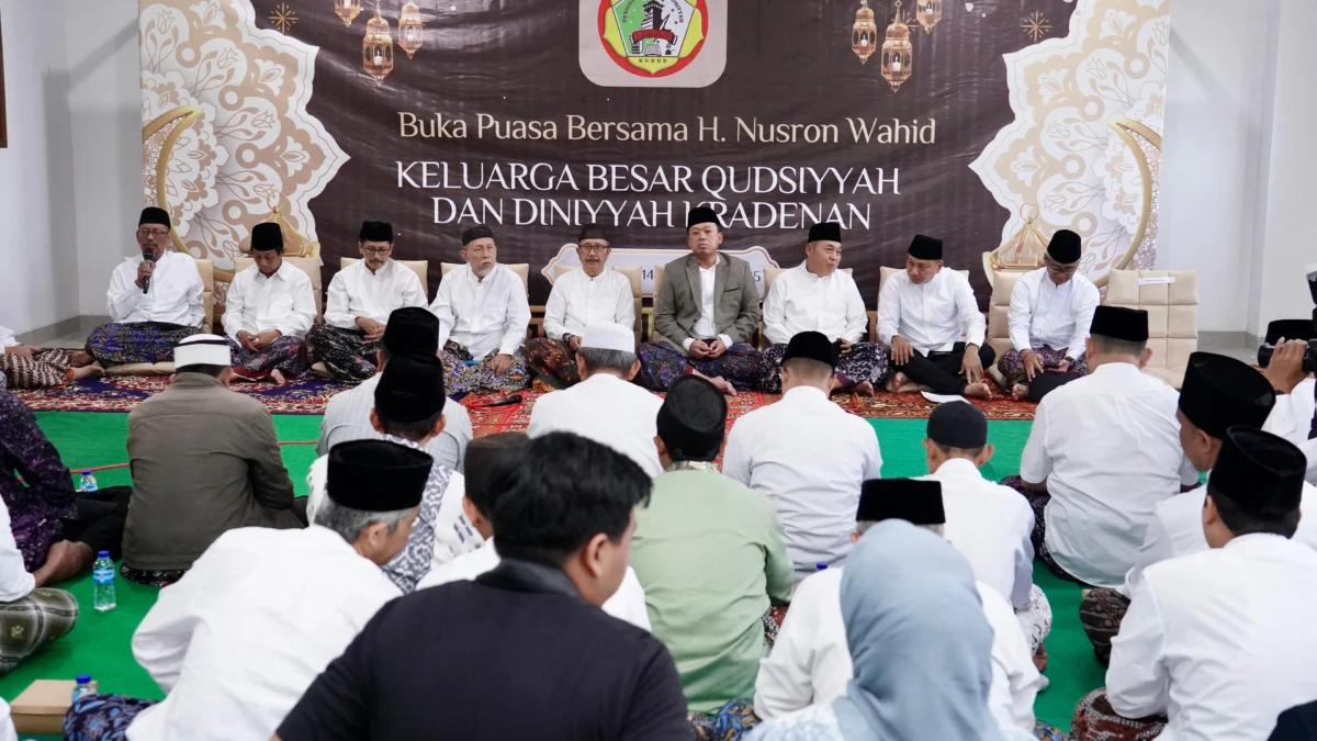 Serahkan Sertipikat di Kudus, Menteri Nusron Tegaskan Pentingnya Redistribusi Tanah yang Produktif dan Berkeadilan