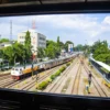 Kereta api jarak jauh melintas di Stasiun Bandung, Kota Bandung, Kamis (13/3). Foto: Dimas Rachmatsyah / Jabar Ekspres