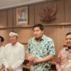 Menteri Perumahan dan Kawasan Permukiman (PKP) Maruarar Sirait bersama Gubernur Jawa Barat Dedi Mulyadi. (foto/ANTARA)