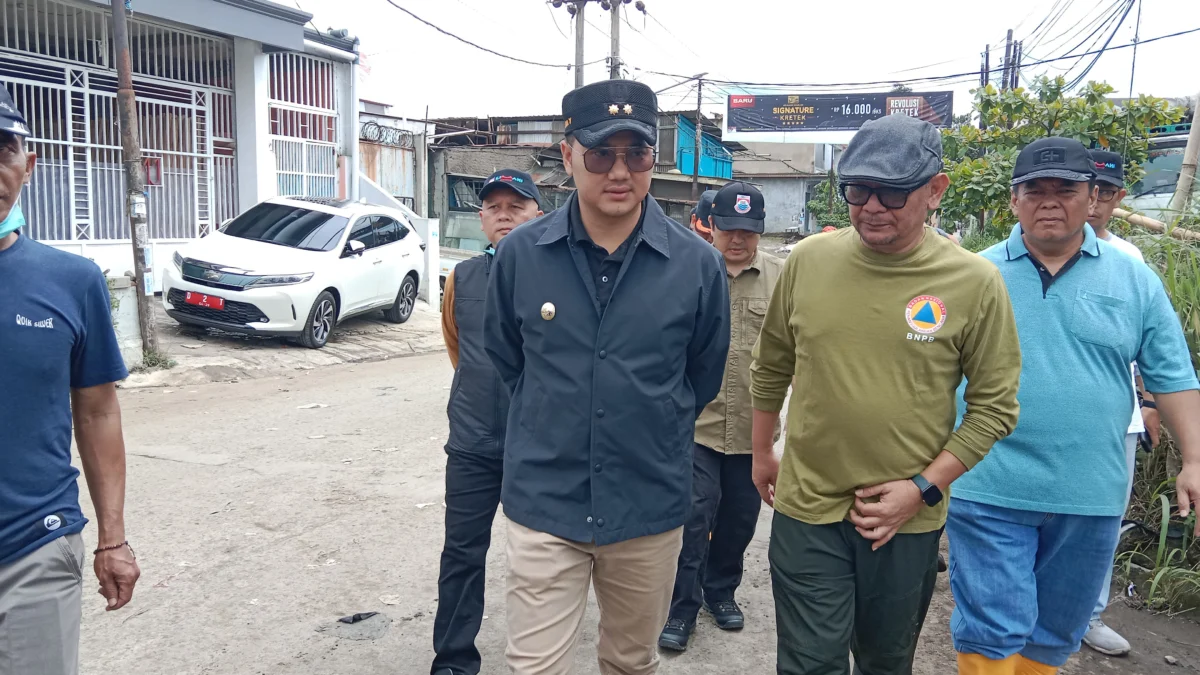 Wakil Wali Kota Cimahi, Adithia Yudhistira dan Kepala Pelaksana BPBD Cimahi, Fitriandy Kurniawan / Firman Satria/ Jabar Ekspres/