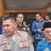 Wakapolres Cimahi, Kompol Rizky Syawaludin Akbar dan Wakil Wali Kota Cimahi, Adithia Yudhistira usai Rakor Lintas Sektoral Operasi Ketupat Lodaya Dalam Idul Fitri 2025/Firman Satria/ Jabar Ekspres/