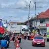 Ilustrasi : jelang mudik Lebaran 2025, petugas Polres Cimahi dan Dishub Bandung Barat saat melakukan pemetaan jalan rusak di Padalarang. Dok Jabar Ekspres/Suwitno