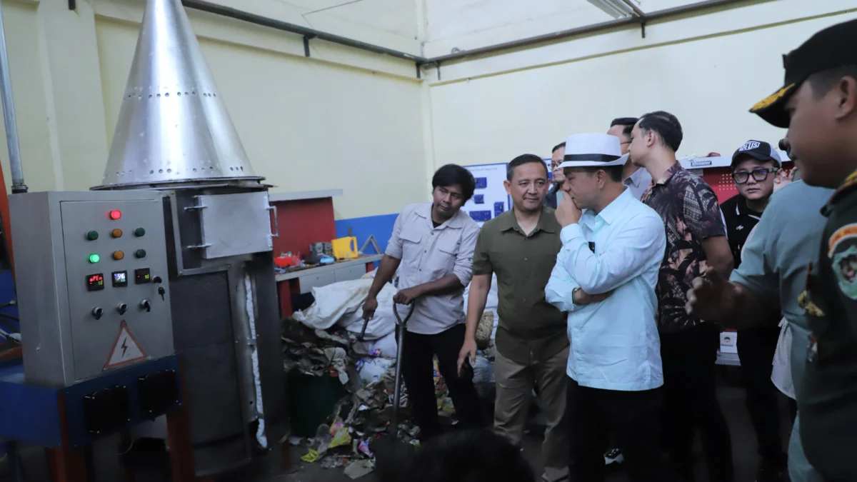 Bupati Dadang Supriatna saat soft launching Bandung Bedas Green Techno di Gedung BLK Manggahang, Baleendah. Foto Istimewa