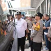 Keterangan Foto: Kapolres dan Wali Kota Banjar memeriksa kondisi bus di Terminal Tipe A, Selasa (25/3/2025). (Istimewa)