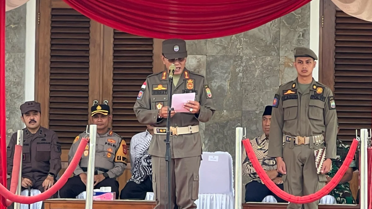 Herdiat Sunarya saat memimpin apel Satgas Pemberantas Premanisme Kabupaten Ciamis 2025, Kamis (27/3/2025). (Cecep Herdi/Jabar Ekspres)