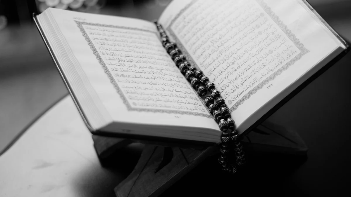 Kitab Suci Umat Islam, Al-Quran. (foto/Pixabay)