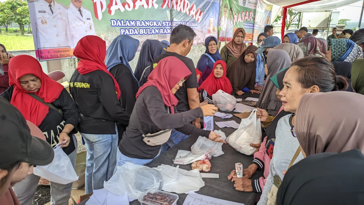 Pasar Murah Ramadan Diserbu Warga, Sembako Terjual Ludes