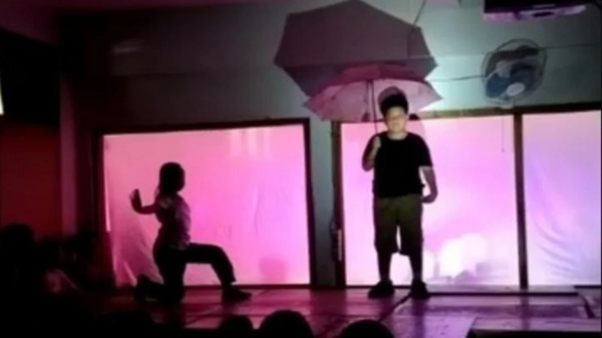 Siswa-siswi kelas 4 SDN Cigugur Tengah saat Penampilan Teater Bertema Lingkungan di Ruangan Kelas. (Dok: SDN Cigugur Tengah)