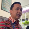 Kuasa hukum Sekretaris Jenderal DPP PDI Perjuangan (PDIP) Hasto Kristiyanto, Ronny Talapessy memberikan keterangan kepada wartawan, di PN Jakarta Selatan, Rabu (5/2/2025). Foto: ANTARA