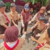 Sejumlah Siswa-siswi SDN Cibabat Mandiri 2 saat Mempraktikkan Permainan Tradisional di Sekolah. (Instagram: @sdncibabatmandiri2)
