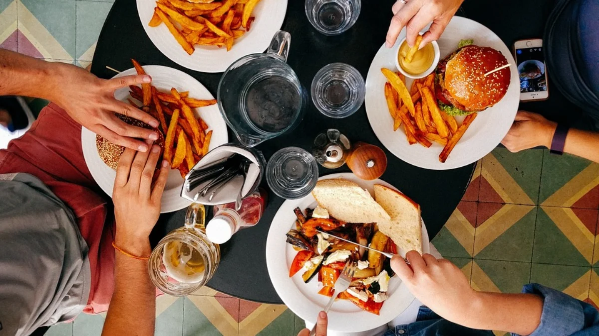 Ilustrasi buka bersama (bukber). (Dok. Pixabay)