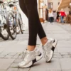 15 Tips Memilih Sneakers Wanita yang Tepat agar Tak Kecewa