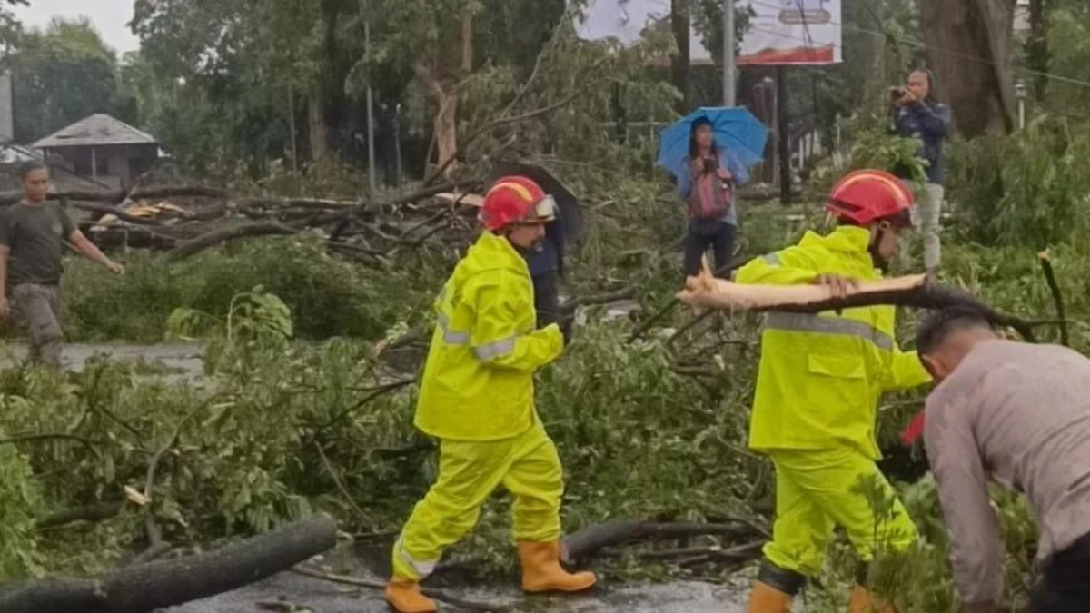 Kantor Pemkab Bogor Rusak Diterjang Angin Kencang, Bupati Imbau Warga Tetap Waspada
