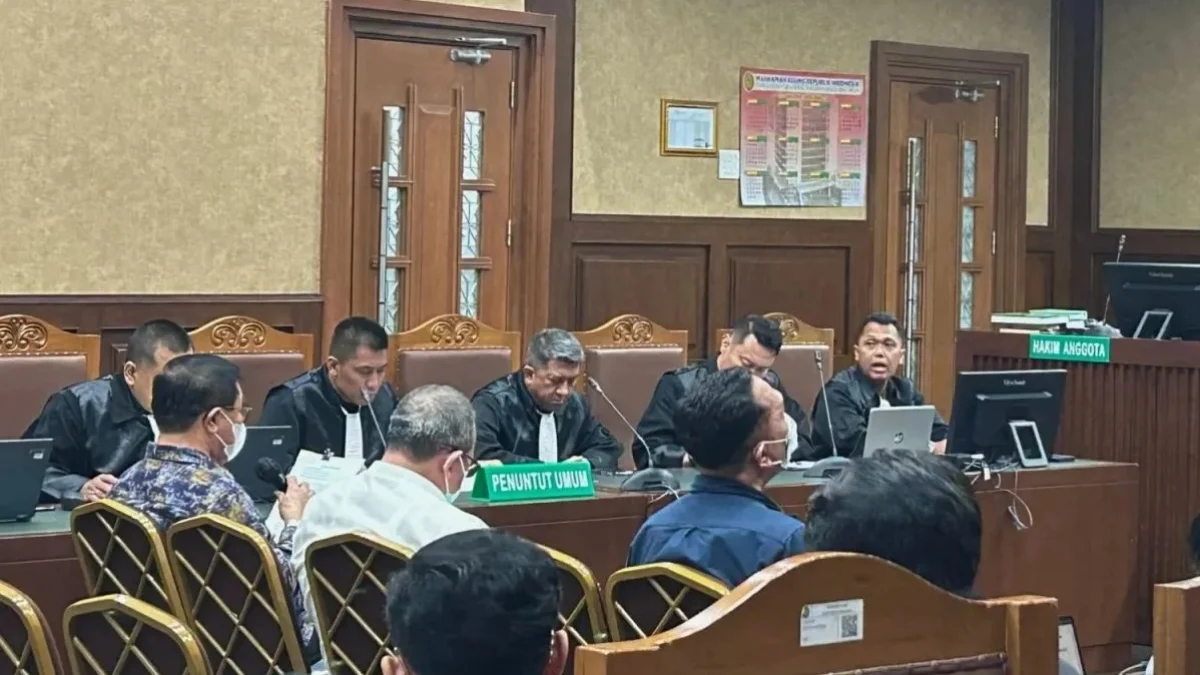 Tiga hakim yang memberikan Vonis Bebas terhadap kasus Ronald Tannur saat pembacaan Pleidoi di Pengadilan Tipikor, Jakarta, Selasa (29/4). (foto/ANTARA)