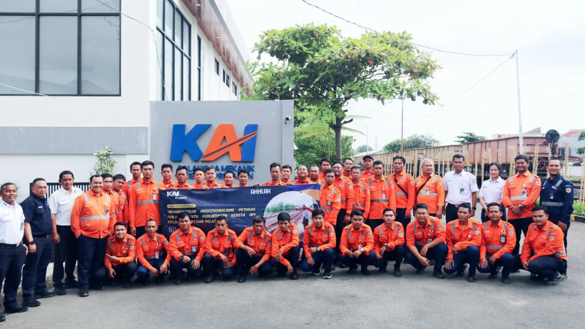 Peserta pelatihan intensif bagi para Petugas Jaga Lintasan (PJL) yang digelar KAI Properti.
